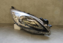 Laden Sie das Bild in den Galerie-Viewer, Frontscheinwerfer Mazda II BBM551030 Xenon Rechts Scheinwerfer Headlight