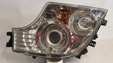 Laden Sie das Bild in den Galerie-Viewer, Frontscheinwerfer Mercedes-Benz A9608200639 Halogen Links Scheinwerfer Headlight