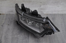 Laden Sie das Bild in den Galerie-Viewer, Frontscheinwerfer Mitsubishi Outlander III 8301C8-64 LED Rechts Headlight