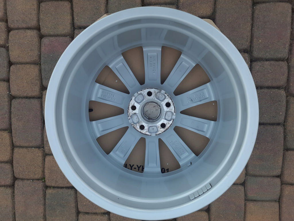 4x Alufelge 18 Zoll 8.0" 5x112 40ET Glanz Silber Audi A4 Rim Wheel FEL8102459845id