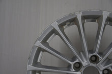Laden Sie das Bild in den Galerie-Viewer, 1x Alufelge 17 Zoll 7.5" 5x112 51ET Glanz Silber 8V0601025BN Audi Rim Wheel FEL3603808494bj