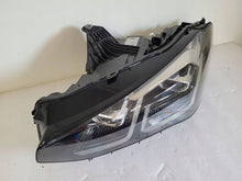 Laden Sie das Bild in den Galerie-Viewer, Frontscheinwerfer BMW 2 U06 5A42247-07 Links Scheinwerfer Headlight SCH8447256258pa