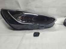 Laden Sie das Bild in den Galerie-Viewer, Frontscheinwerfer Ford Focus JX7B-13E016-CJ Full LED Rechts oder Links