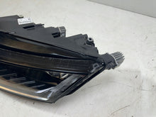 Laden Sie das Bild in den Galerie-Viewer, Frontscheinwerfer Skoda Octavia IV 5E4941015A LED Links Scheinwerfer Headlight SCH6043097259sj