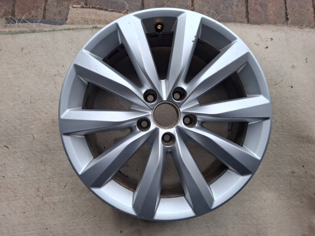 1x Alufelge 17 Zoll 7.0" 5x112 43ET Silber 5N0601025AH VW Tiguan Rim Wheel FEL9860057179vx