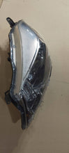Laden Sie das Bild in den Galerie-Viewer, Frontscheinwerfer Toyota Yaris E1313140 Links Scheinwerfer Headlight SCH7146323785lw