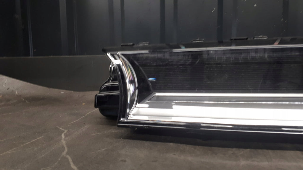 Frontscheinwerfer VW Transporter 12030201230R Vorderseite Scheinwerfer Headlight SCH3867558479th