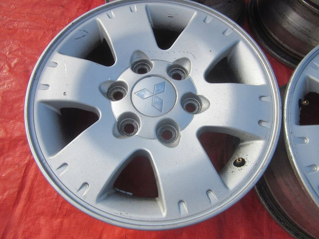 1x Alufelge 16 Zoll 7.0" 6x139.7 46ET Mitsubishi Pajero I Rim Wheel FEL4911178202sa