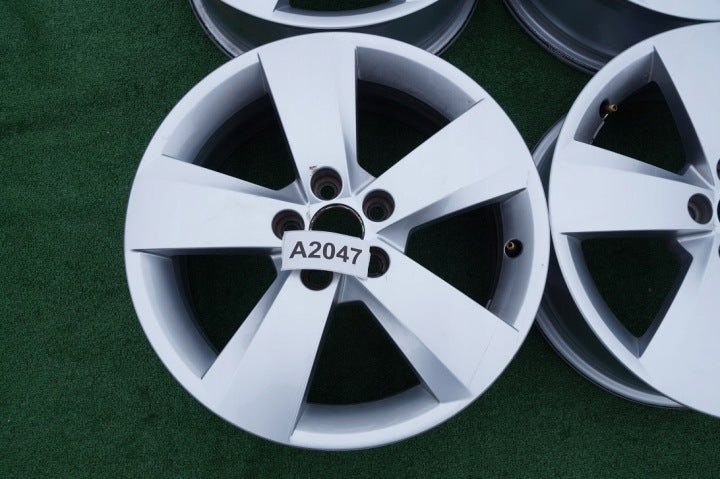 4x Alufelge 16 Zoll 6.0" 5x100 35ET Glanz Silber 657601025J Skoda Scala Kamiq FEL6000330562vg