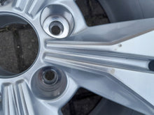 Load image into Gallery viewer, 1x Alufelge 17 Zoll 7.0" 5x108 42ET Glanz Silber 9837418980 Citroën Iii FEL3735877407tu