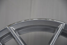 Laden Sie das Bild in den Galerie-Viewer, 1x Alufelge 19 Zoll 10.0" 5x112 46ET Glanz Silber 5A324D7 BMW Rim Wheel FEL8073824100py