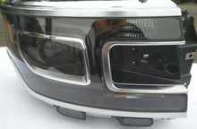 Laden Sie das Bild in den Galerie-Viewer, Frontscheinwerfer Ford I DA83-13005 Rechts Scheinwerfer Headlight SCH3087695337ct