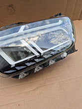 Laden Sie das Bild in den Galerie-Viewer, Frontscheinwerfer Dacia Duster 260602465R LED Links Scheinwerfer Headlight