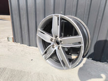 Laden Sie das Bild in den Galerie-Viewer, 1x Alufelge 19 Zoll 8.0&quot; 5x112 8V0601025AS Audi A3 Rim Wheel