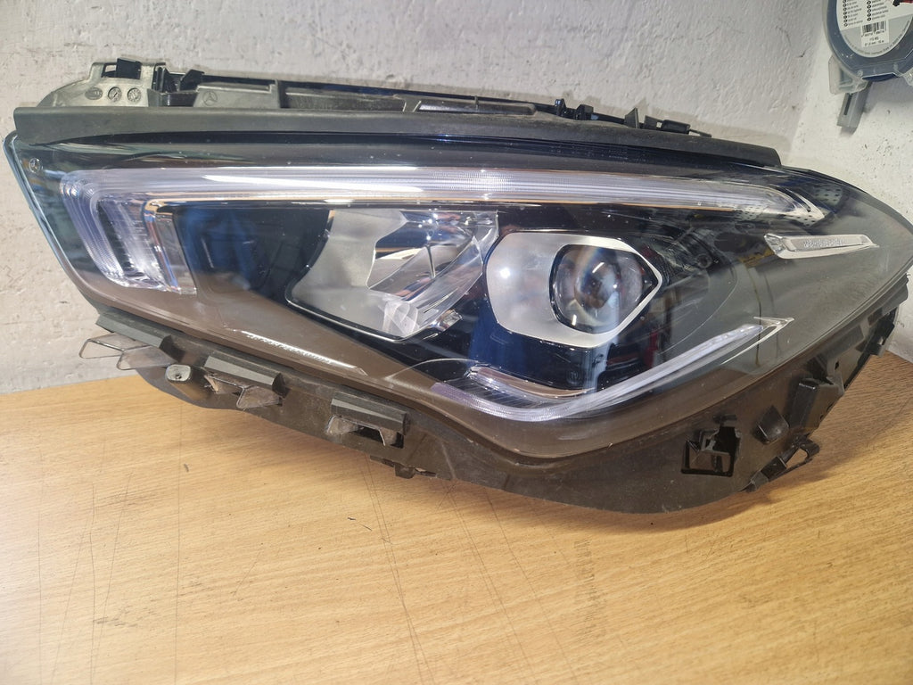 Frontscheinwerfer Mercedes-Benz Cla A1189062500 LED Rechts oder Links