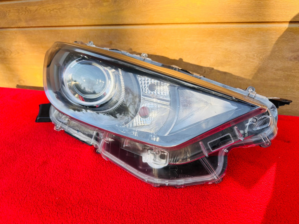 Frontscheinwerfer Toyota Yaris Rechts Scheinwerfer Headlight SCH8324935108np