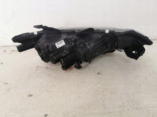 Laden Sie das Bild in den Galerie-Viewer, Frontscheinwerfer Mitsubishi Outlander III 8301C8-63 LED Rechts oder Links