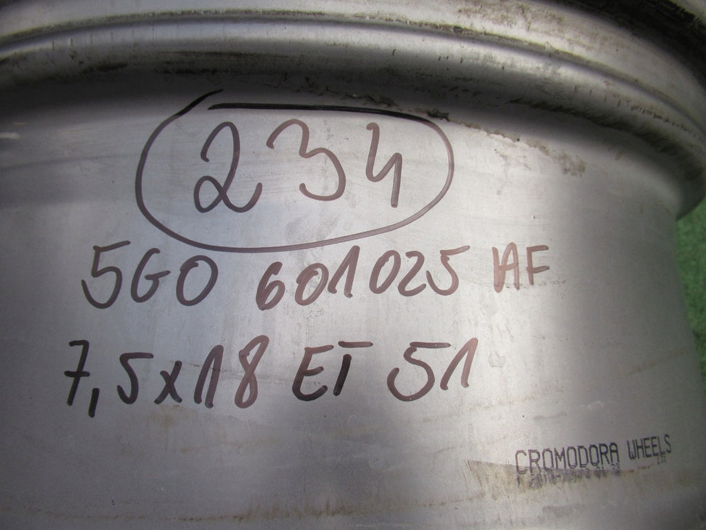 1x Alufelge 18 Zoll 7.5" 5x112 51ET Glanz Grau 5G0601025AF VW Golf Rim Wheel