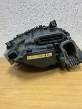 Laden Sie das Bild in den Galerie-Viewer, Frontscheinwerfer BMW 7 D6884 7182139 Ein Satz Scheinwerfer Headlight SCH6357486088ff