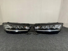 Laden Sie das Bild in den Galerie-Viewer, Frontscheinwerfer Skoda Octavia I 5E4941016 5E4941015 Ein Satz Headlight SCH7357040014pl