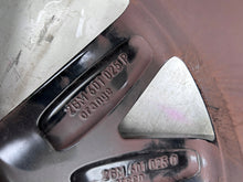 Laden Sie das Bild in den Galerie-Viewer, 1x Alufelge 18 Zoll 7.0&quot; 5x112 39ET Glanz 2GM601025Q VW T-Cross Rim Wheel