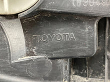 Laden Sie das Bild in den Galerie-Viewer, Frontscheinwerfer Toyota Rav 4 Rechts Scheinwerfer Headlight SCH3868395122lv