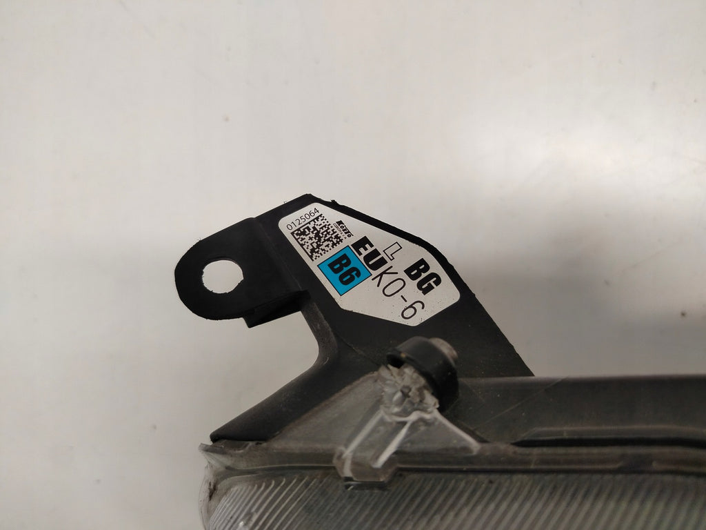 Frontscheinwerfer Toyota Yaris EUK0-6 Links Scheinwerfer Headlight SCH1407743357zd