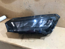 Laden Sie das Bild in den Galerie-Viewer, Frontscheinwerfer Skoda Enyaq 5LB941015 Full LED Links Scheinwerfer Headlight