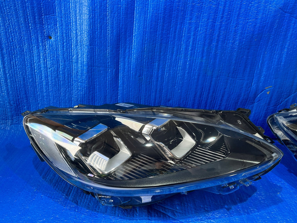 Frontscheinwerfer Ford Kuga LV4B-13E017-AS LV4B-13E016-AS Rechts oder Links SCH7134040164sn