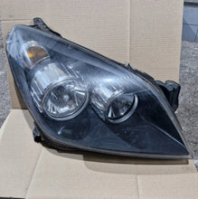Laden Sie das Bild in den Galerie-Viewer, Frontscheinwerfer Opel Astra H Gtc Rechts Scheinwerfer Headlight SCH9308851770pp