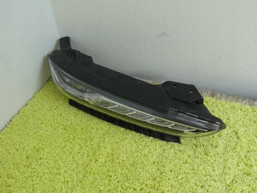 Frontscheinwerfer Hyundai Kona 92208-J9000 Rechts Scheinwerfer Headlight SCH6001010889cg