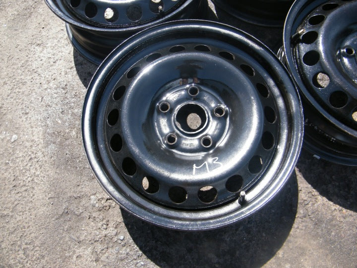 4x Alufelge 15 Zoll 6.0" 5x112 47ET Silber VW Caddy V Golf III Jetta VI Touran FEL9228495667dy