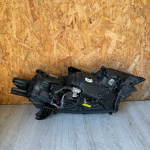 Laden Sie das Bild in den Galerie-Viewer, Frontscheinwerfer Mitsubishi Outlander III 8301CB-64 8301CB-60 Ein Satz