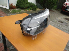 Laden Sie das Bild in den Galerie-Viewer, Frontscheinwerfer Opel Vivaro Zafira Life 9832837680-00 Xenon Links Headlight