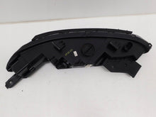 Laden Sie das Bild in den Galerie-Viewer, Frontscheinwerfer Hyundai Kona 92208 Rechts Scheinwerfer Headlight SCH6728306244fd