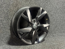 Laden Sie das Bild in den Galerie-Viewer, 1x Alufelge 17 Zoll 6.5" 5x112 46ET Glanz Silber 5E3601025AC Skoda Octavia Iv FEL1009341898to