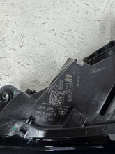 Laden Sie das Bild in den Galerie-Viewer, Frontscheinwerfer Audi A3 8V0941005E Bi-Xenon Links Scheinwerfer Headlight SCH1943038187og
