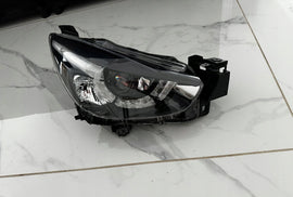 Frontscheinwerfer Mazda II Rechts Scheinwerfer Headlight