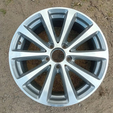 Laden Sie das Bild in den Galerie-Viewer, 1x Alufelge 17 Zoll 7.5&quot; 5x112 40ET A2134011300 Mercedes-Benz W213 S213