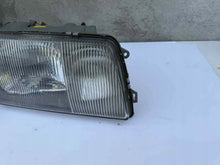 Laden Sie das Bild in den Galerie-Viewer, Frontscheinwerfer Mercedes-Benz W126 1268203261 Rechts Scheinwerfer Headlight SCH7083495516sl
