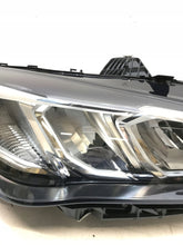 Laden Sie das Bild in den Galerie-Viewer, Frontscheinwerfer BMW 2 Active Tourer U06 5A42244-04 Rechts oder Links