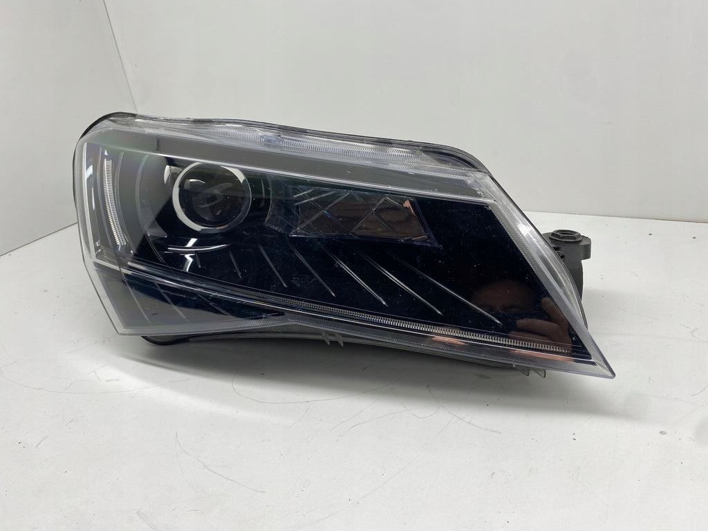 Frontscheinwerfer Skoda Superb III 3V1941016A Xenon Rechts Headlight