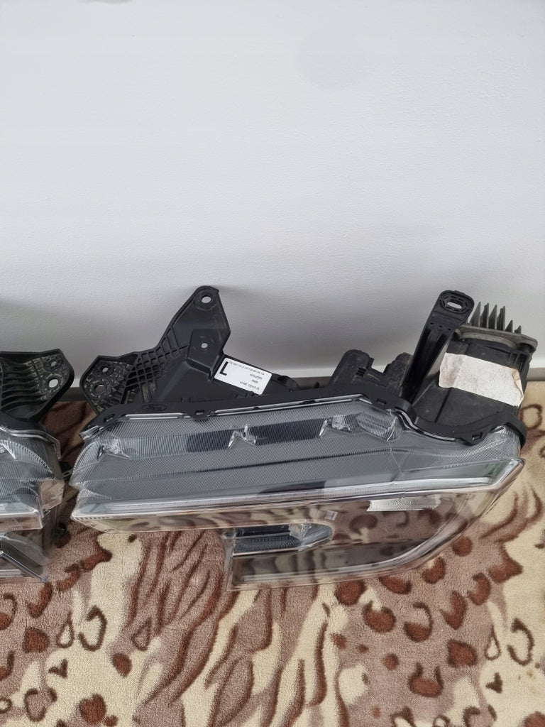 Frontscheinwerfer Ford Ranger N1WB-13E014-EE N1WB-13E015-EE Rechts Headlight SCH8709785523sk