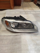 Laden Sie das Bild in den Galerie-Viewer, Frontscheinwerfer Volvo V70 31420014 Rechts Scheinwerfer Headlight SCH7819072053gv