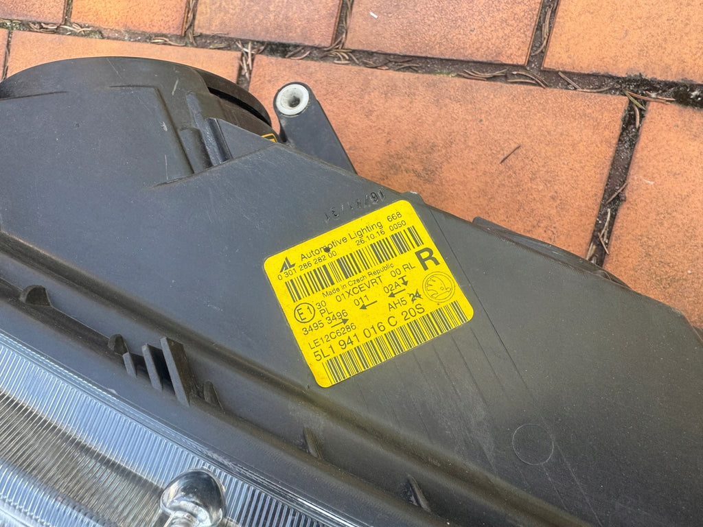 Frontscheinwerfer Skoda Yeti 5L1941016 Xenon Rechts Scheinwerfer Headlight