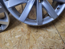Laden Sie das Bild in den Galerie-Viewer, 4x Alufelge 17 Zoll 7.0" 5x112 5K0601025F VW Golf VI Touran Rim Wheel FEL2014141364da