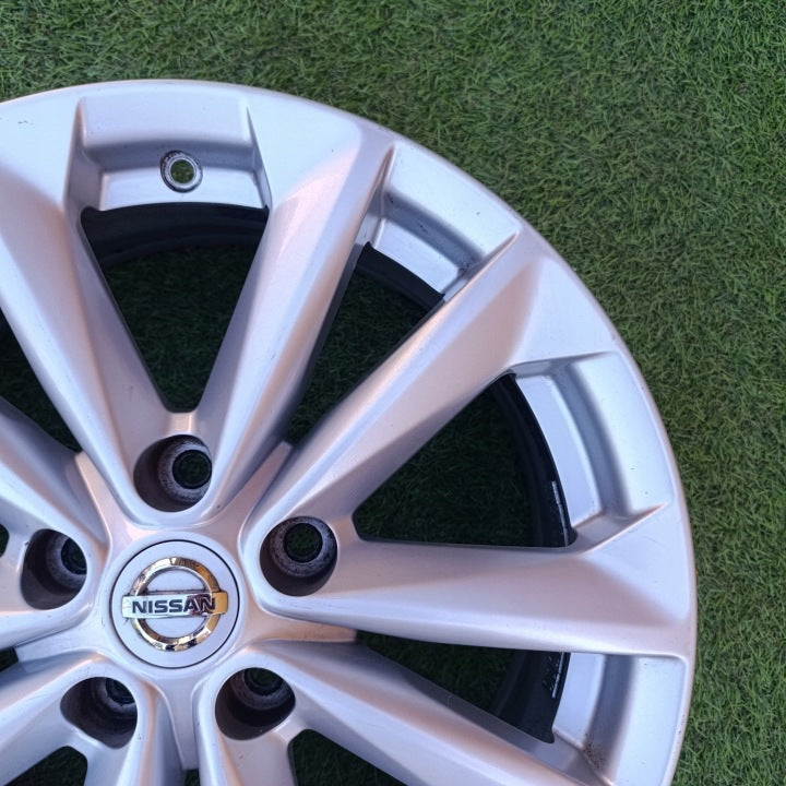 1x Alufelge 17 Zoll 7.0" 5x114.3 20ET 403004EA1B Nissan Qashqai I J11 Rim Wheel FEL9982629372em