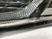 Laden Sie das Bild in den Galerie-Viewer, Frontscheinwerfer Skoda Octavia IV 5E4941015A Links Scheinwerfer Headlight SCH6909241875rs