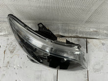 Laden Sie das Bild in den Galerie-Viewer, Frontscheinwerfer Mercedes-Benz Vito W447 A4479067800 Rechts Headlight