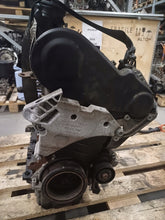 Laden Sie das Bild in den Galerie-Viewer, Motor VW Passat CBD 2.0 TDI 110PS 81kW 134TKm 2008 Diesel Engine Unkomplett